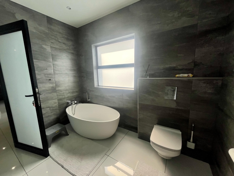 5 Bedroom Property for Sale in Cashan North West